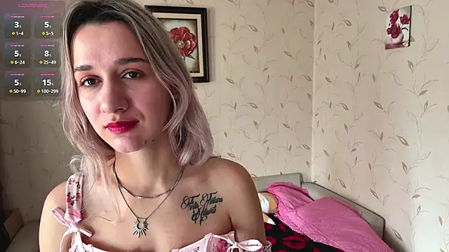 Snapshot of Auroragin chatting on November 29, 2025, 9:12 am Auroragin online show from November 29, 2025, 9:12 am