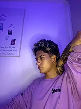 Snapshot of MassimoAlessandro chatting on November 6, 2025, 12:33 am MassimoAlessandro online show from November 6, 2025, 12:33 am