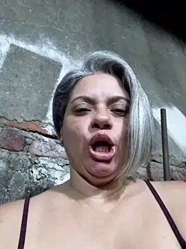 Snapshot of sexysubMila chatting on December 17, 2025, 12:38 am sexysubMila online show from December 17, 2025, 12:38 am