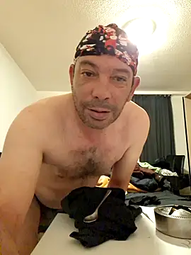 FrancescoLatino online show from November 12, 2025, 1:50 am