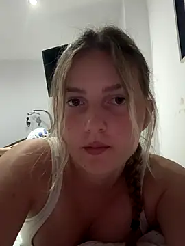 Snapshot of Ell_albescu chatting on November 9, 2025, 8:18 pm Ell albescu online show from November 9, 2025, 8:18 pm