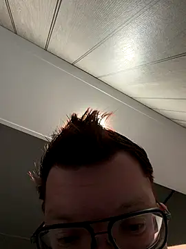 Snapshot of Mr-Red1997 chatting on November 5, 2025, 1:05 am Mr-Red1997 online show from November 5, 2025, 1:05 am