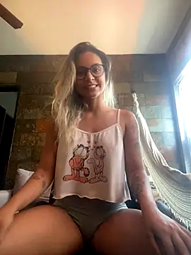 Snapshot of kaakzinha chatting on November 5, 2025, 2:39 pm kaakzinha online show from November 5, 2025, 2:39 pm