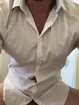 Snapshot of hommedure75 chatting on November 4, 2025, 11:31 am hommedure75 online show from November 4, 2025, 11:31 am