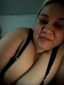 Snapshot of sharon-D chatting on November 8, 2025, 4:51 pm sharon-D online show from November 8, 2025, 4:51 pm