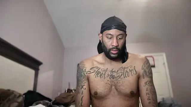 Snapshot of tallhandsome7ft chatting on December 3, 2025, 6:06 pm tallhandsome7ft online show from December 3, 2025, 6:06 pm