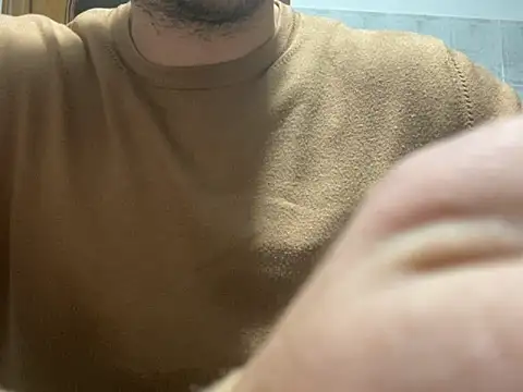 Snapshot of redflake chatting on November 4, 2025, 5:01 pm redflake online show from November 4, 2025, 5:01 pm