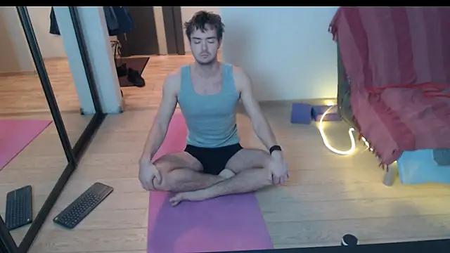 lucky swimmer online show from December 2, 2025, 3:56 am