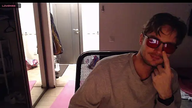 lucky swimmer online show from December 3, 2025, 5:55 pm