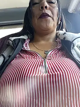 Snapshot of misshot_02 chatting on December 5, 2025, 5:42 pm misshot 02 online show from December 5, 2025, 5:42 pm