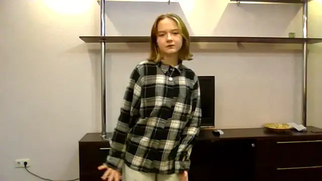 AlissaGerardo online show from November 6, 2025, 12:17 pm