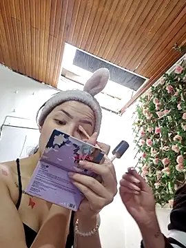 Celeste Moretti online show from December 16, 2025, 1:16 pm