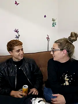 minervaystiven online show from November 12, 2025, 2:45 am