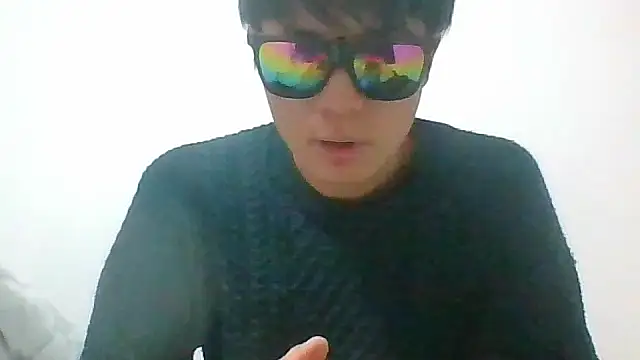 hiroto11058 online show from December 14, 2025, 8:02 pm