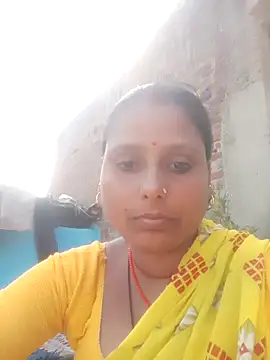 Snapshot of MiniBeast_2 chatting on November 9, 2025, 8:34 am MiniBeast 2 online show from November 9, 2025, 8:34 am