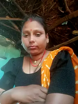 Snapshot of MiniBeast_2 chatting on November 11, 2025, 5:40 am MiniBeast 2 online show from November 11, 2025, 5:40 am