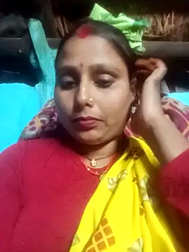 Snapshot of MiniBeast_2 chatting on November 12, 2025, 5:35 pm MiniBeast 2 online show from November 12, 2025, 5:35 pm