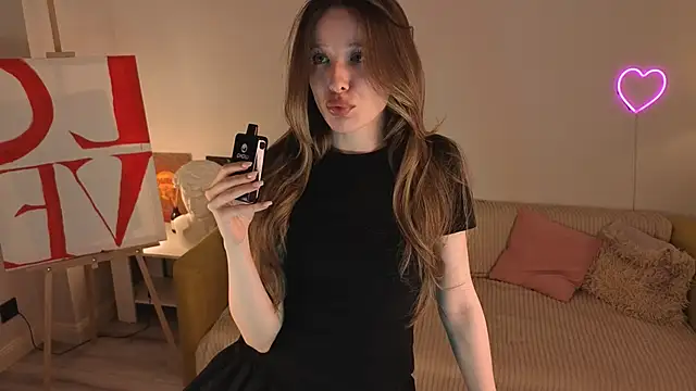 eirakiliana online show from November 18, 2025, 6:40 am