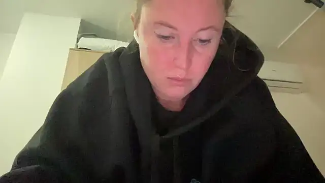 Snapshot of Ameli8 chatting on November 21, 2025, 6:39 pm Ameli8 online show from November 21, 2025, 6:39 pm