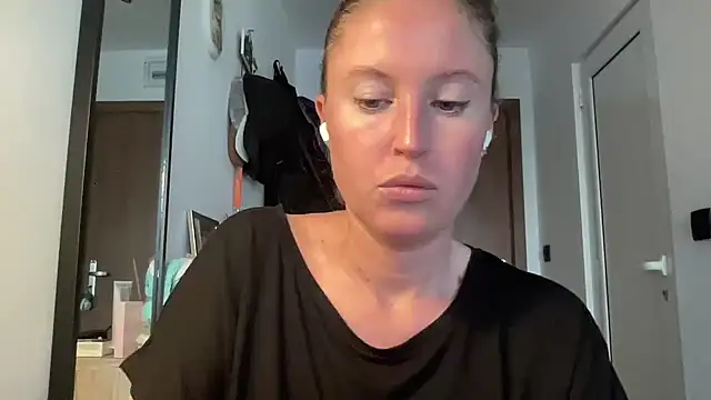 Snapshot of Ameli8 chatting on November 22, 2025, 2:05 pm Ameli8 online show from November 22, 2025, 2:05 pm