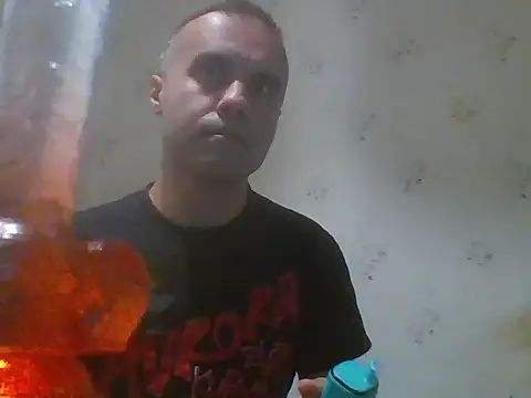 Snapshot of Kreol69 chatting on November 6, 2025, 7:26 pm Kreol69 online show from November 6, 2025, 7:26 pm