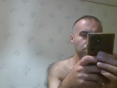 Snapshot of Kreol69 chatting on November 10, 2025, 10:31 pm Kreol69 online show from November 10, 2025, 10:31 pm