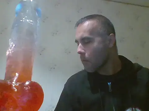 Snapshot of Kreol69 chatting on November 17, 2025, 4:13 pm Kreol69 online show from November 17, 2025, 4:13 pm