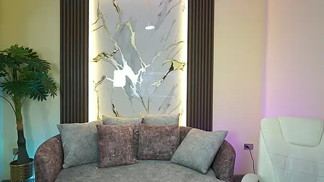 Snapshot of TessaaFox chatting on December 1, 2025, 11:48 am TessaaFox online show from December 1, 2025, 11:48 am