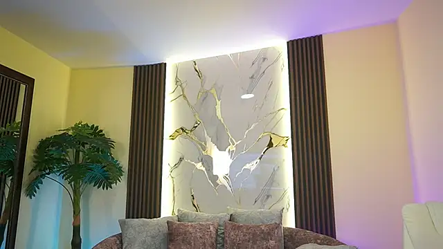 Snapshot of TessaaFox chatting on December 2, 2025, 11:37 am TessaaFox online show from December 2, 2025, 11:37 am