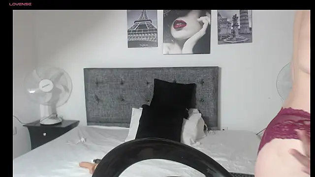 Snapshot of SweetSurrender69 chatting on November 9, 2025, 4:00 am SweetSurrender69 online show from November 9, 2025, 4:00 am