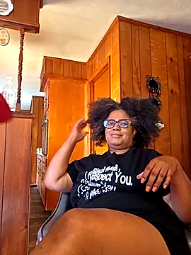 Snapshot of Oya_Rae73 chatting on November 5, 2025, 7:03 pm Oya Rae73 online show from November 5, 2025, 7:03 pm