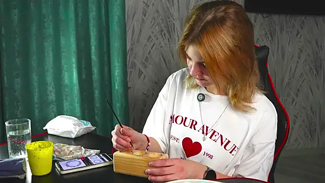 Snapshot of ManaBybel chatting on November 7, 2025, 10:04 am ManaBybel online show from November 7, 2025, 10:04 am