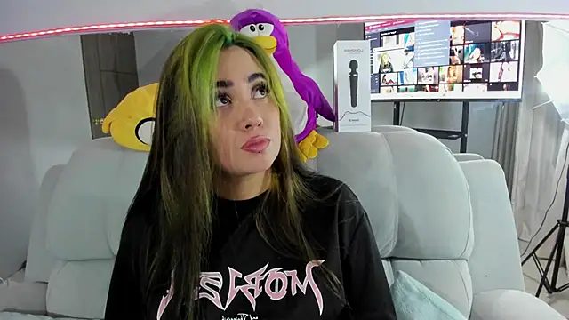 Snapshot of Lilith_Zenith_ chatting on November 7, 2025, 4:45 am Lilith Zenith online show from November 7, 2025, 4:45 am