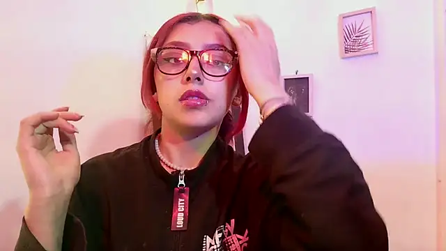 Snapshot of vaiolet_johansson chatting on November 17, 2025, 1:17 pm vaiolet johansson online show from November 17, 2025, 1:17 pm