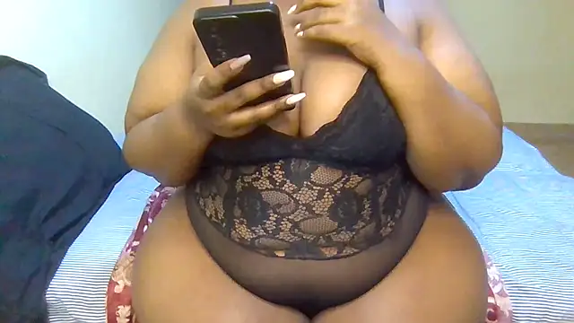 Snapshot of REAL_THICKK chatting on November 16, 2025, 11:32 pm REAL THICKK online show from November 16, 2025, 11:32 pm