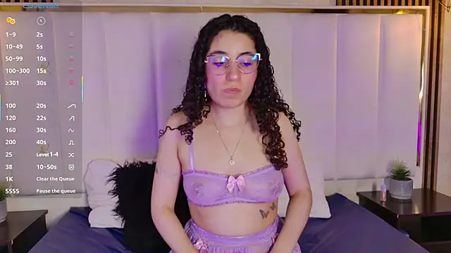 Snapshot of DemiJones_ chatting on November 9, 2025, 4:22 am DemiJones online show from November 9, 2025, 4:22 am