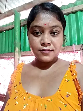 Miss dolli online show from November 15, 2025, 7:49 am