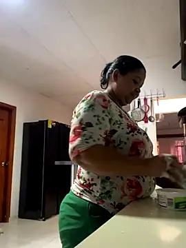 Maria-1976 online show from November 22, 2025, 7:02 pm