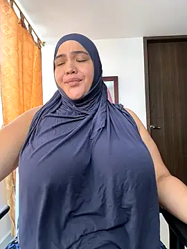 Snapshot of sweetmuslim01 chatting on November 13, 2025, 4:28 pm sweetmuslim01 online show from November 13, 2025, 4:28 pm