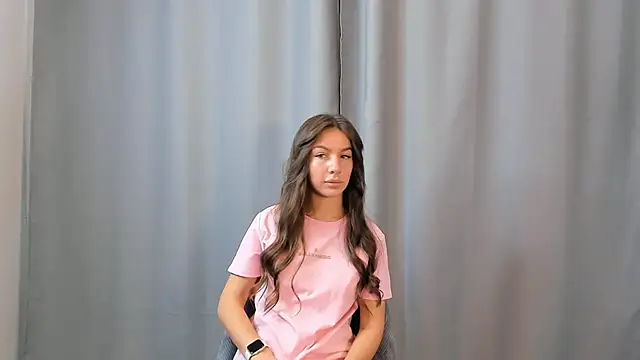 Snapshot of OtiliaNatiello chatting on November 8, 2025, 9:20 am OtiliaNatiello online show from November 8, 2025, 9:20 am