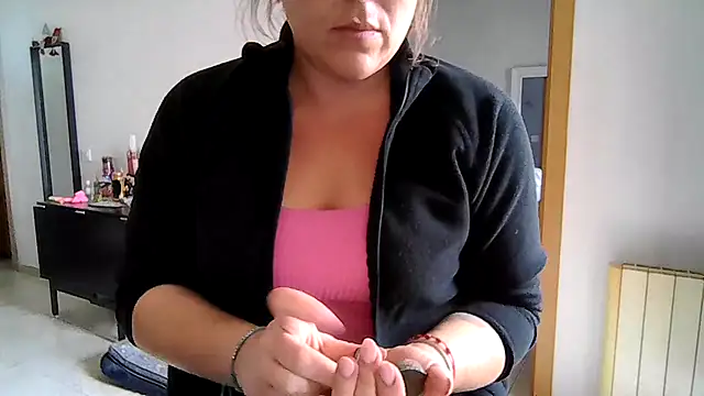 Domiqueen online show from November 13, 2025, 10:47 am