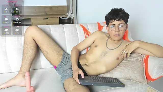 Snapshot of LustyGuy18 chatting on November 7, 2025, 10:21 pm LustyGuy18 online show from November 7, 2025, 10:21 pm