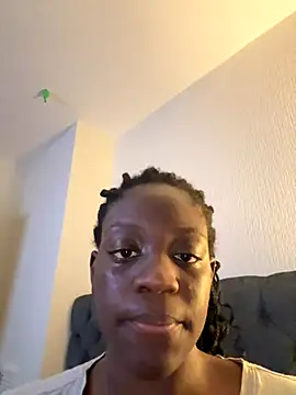 Snapshot of bry8661 chatting on November 7, 2025, 12:32 am bry8661 online show from November 7, 2025, 12:32 am