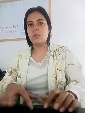 Snapshot of LorieFerrer chatting on February 17, 2025, 2:59 pm LorieFerrer online show from February 17, 2025, 2:59 pm