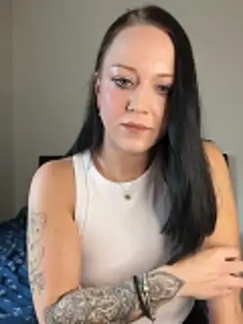 Snapshot of TattooLaraa chatting on November 8, 2025, 1:11 pm TattooLaraa online show from November 8, 2025, 1:11 pm