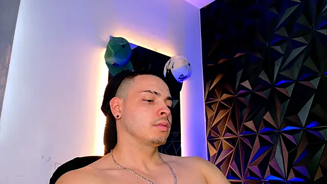 Snapshot of Maxwell_Dupont chatting on November 11, 2025, 9:48 pm Maxwell Dupont online show from November 11, 2025, 9:48 pm