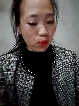 Yumiik2kk online show from November 16, 2025, 9:59 am