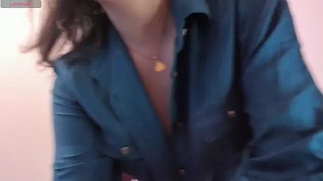 carolinegrayy online show from November 15, 2025, 11:29 am