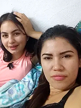 2siluetas seductoras online show from November 15, 2025, 3:26 am