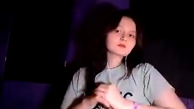 Snapshot of ClassicDroop chatting on November 11, 2025, 2:06 pm ClassicDroop online show from November 11, 2025, 2:06 pm